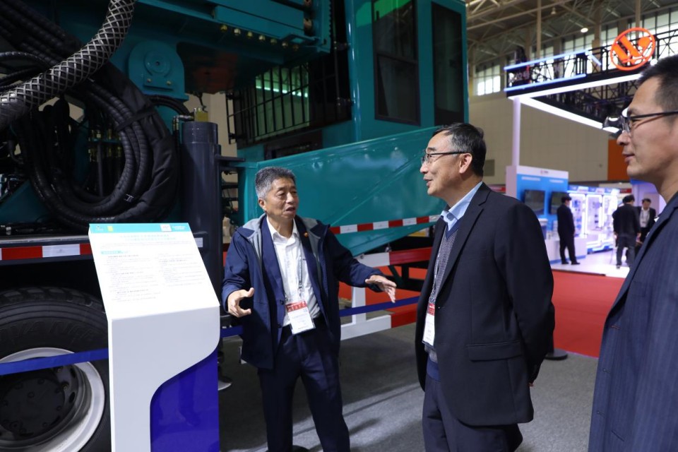 山河智能攜手“戰略合作伙伴”中國煤炭地質總局精彩亮相2025中國國際礦業大會