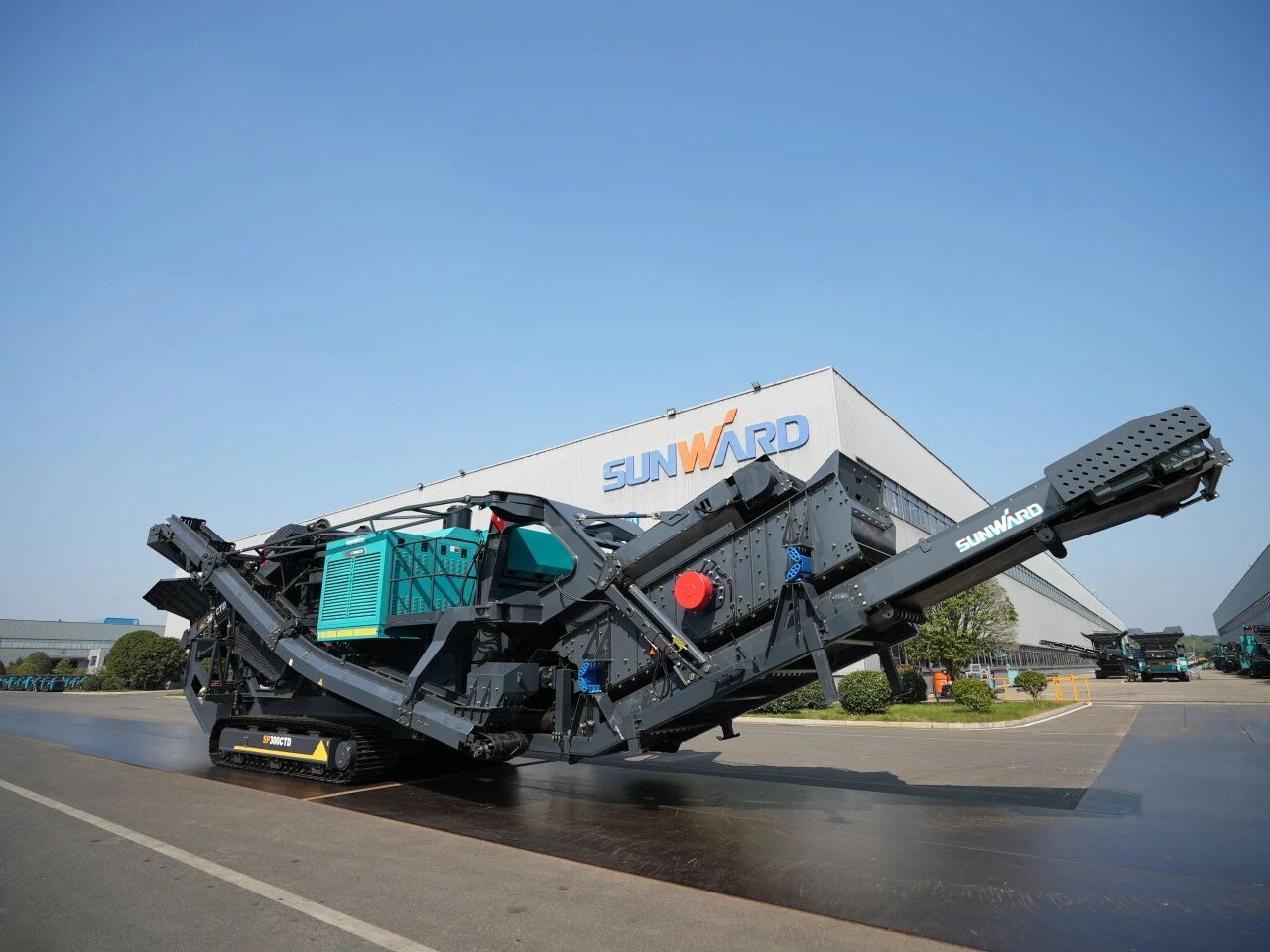 破局國際市場，無懼極寒工況！山河智能SP300CTD柴電兩用圓錐破碎站成功下線