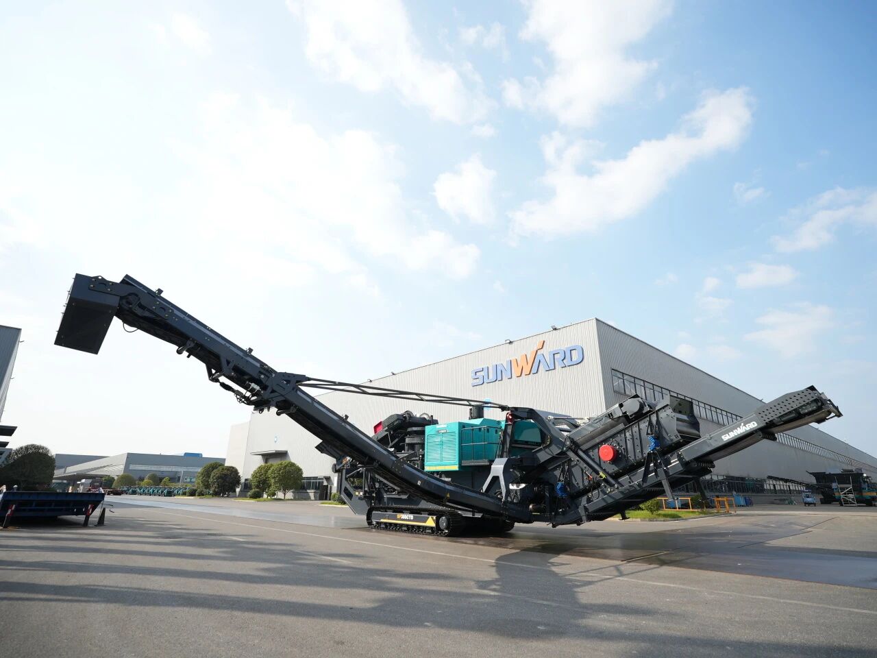 破局國際市場，無懼極寒工況！山河智能SP300CTD柴電兩用圓錐破碎站成功下線