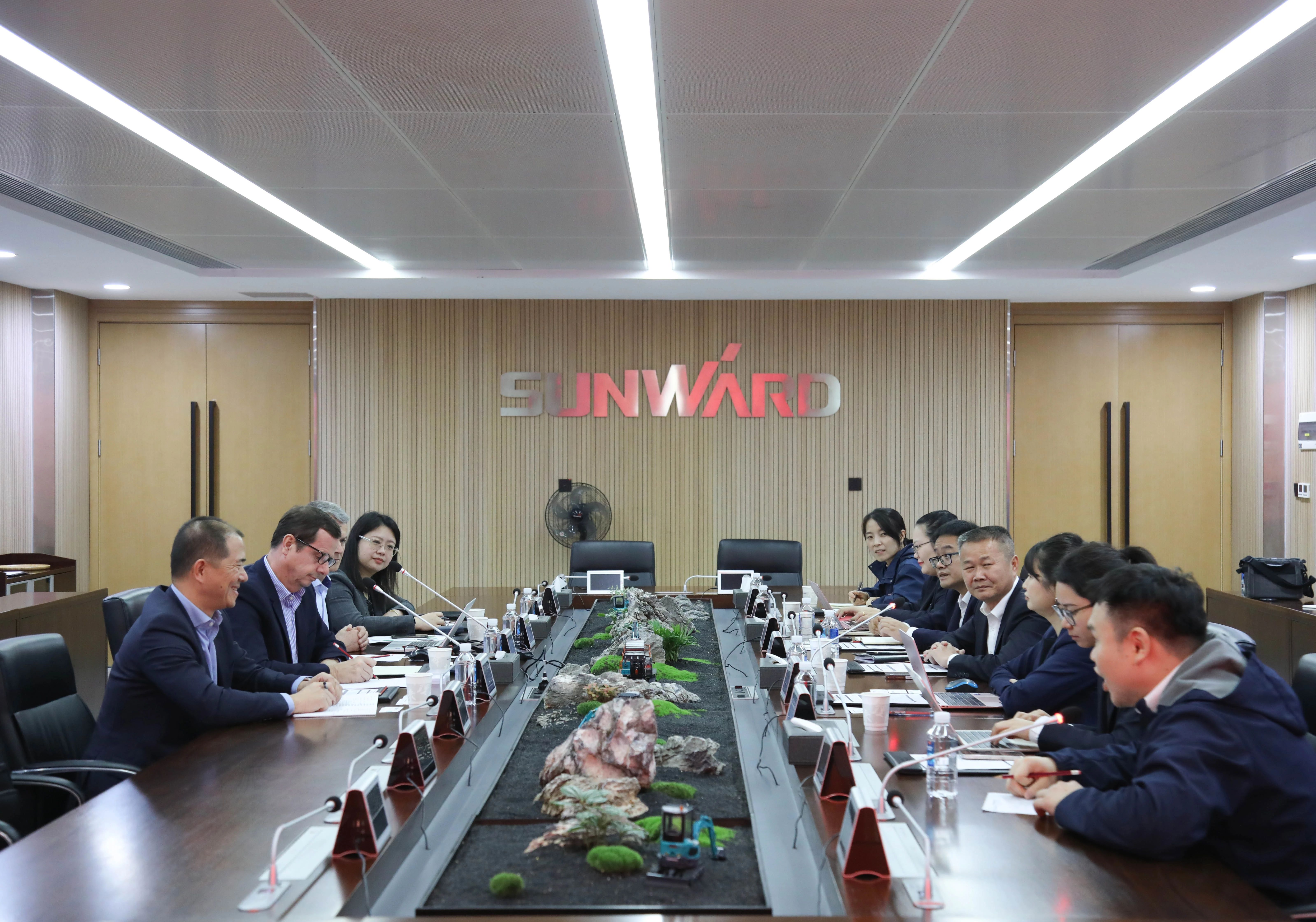 法巴租賃集團到訪山河智能，共拓合作新篇章