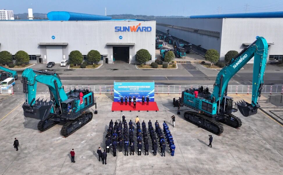 爭鋒啟新程！山河智能SWE1650FLR加長臂挖掘機成功交付國際客戶