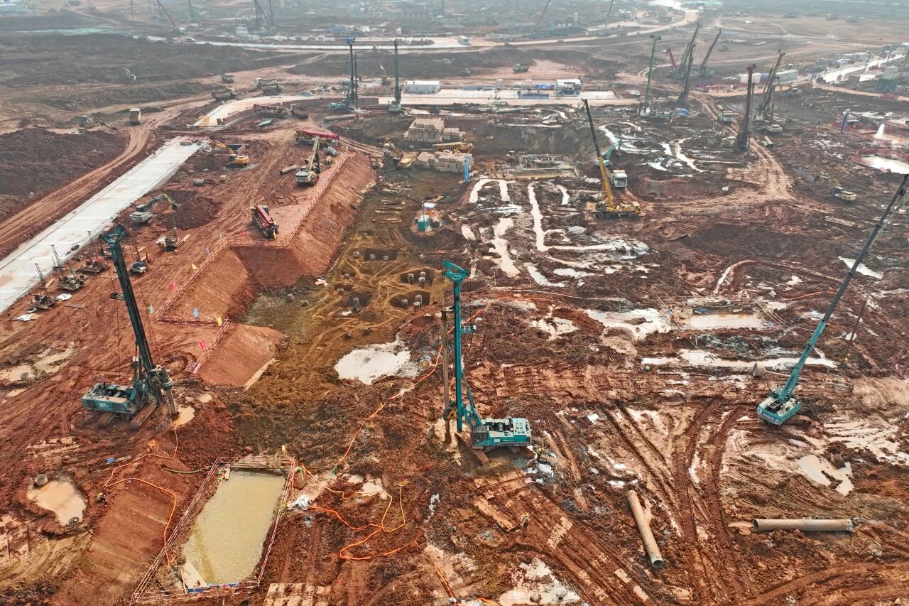 刷新“進度條”、構筑新地標！山河智能旋挖集群助力長沙奧體中心建設