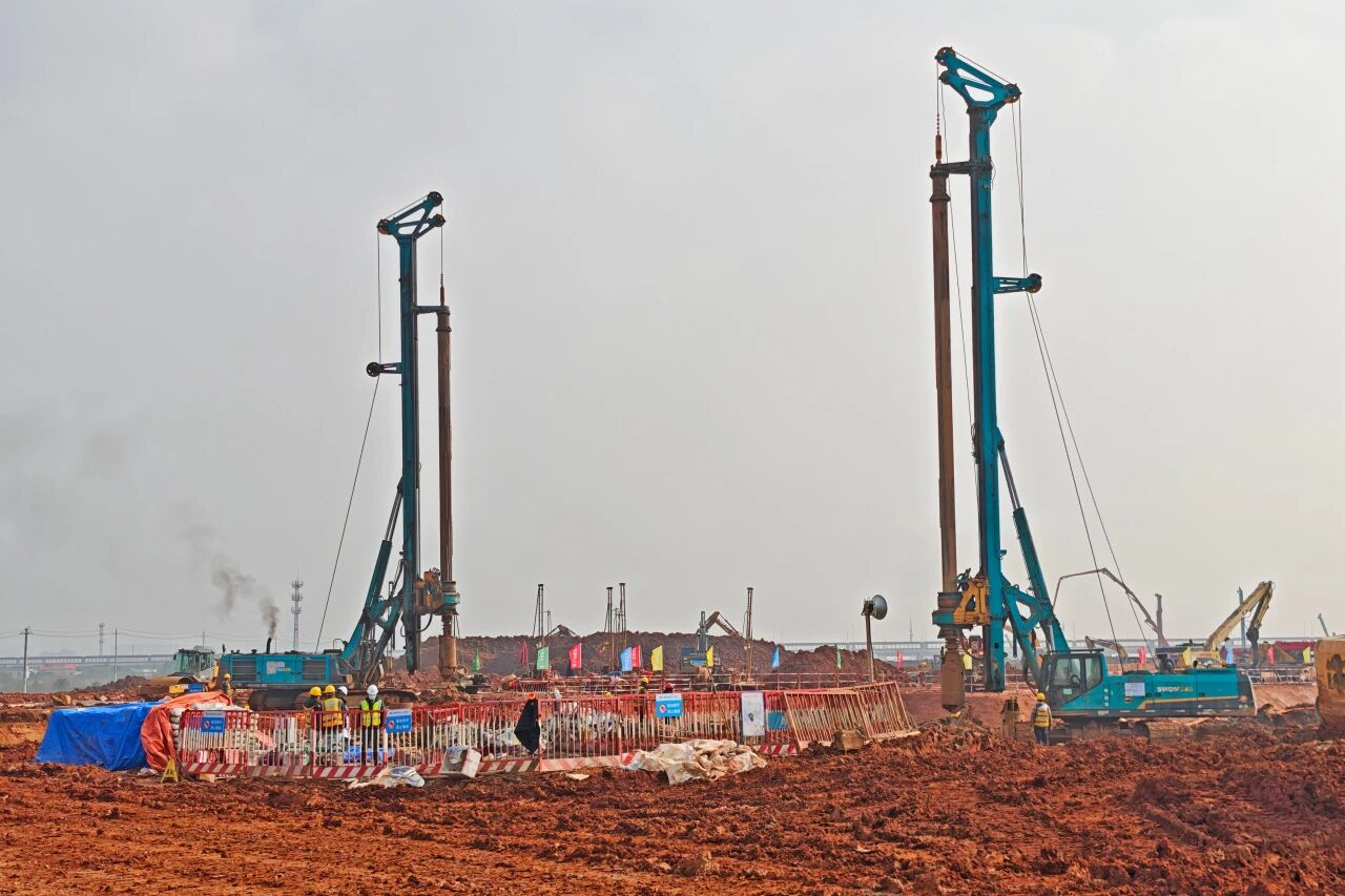 刷新“進度條”、構筑新地標！山河智能旋挖集群助力長沙奧體中心建設