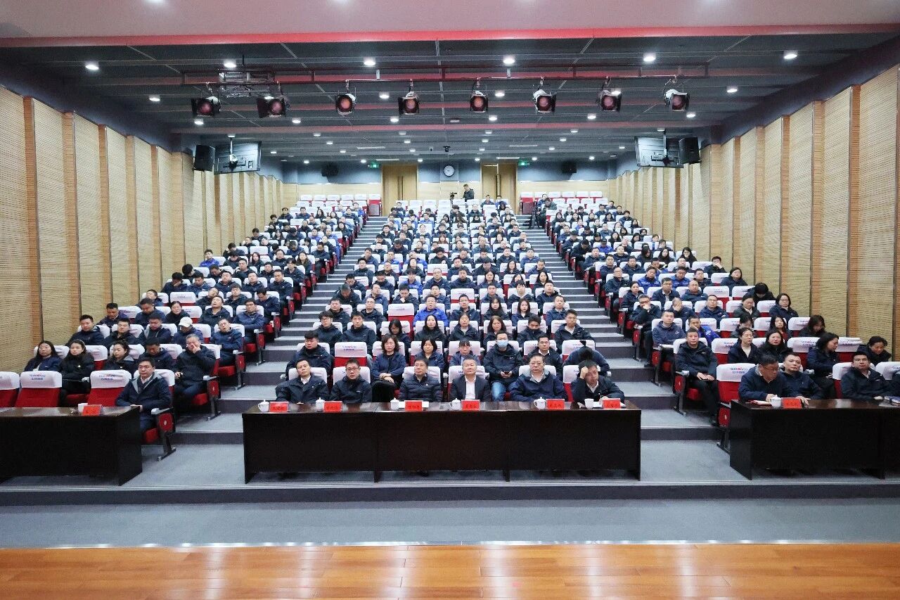 山河智能組織集中收看十四屆全國人大四次會議開幕會