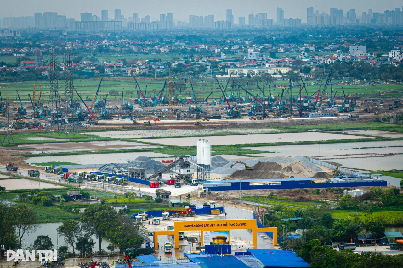 山河智能液壓靜力壓樁機集群作業，為越南最大體育場筑牢根基