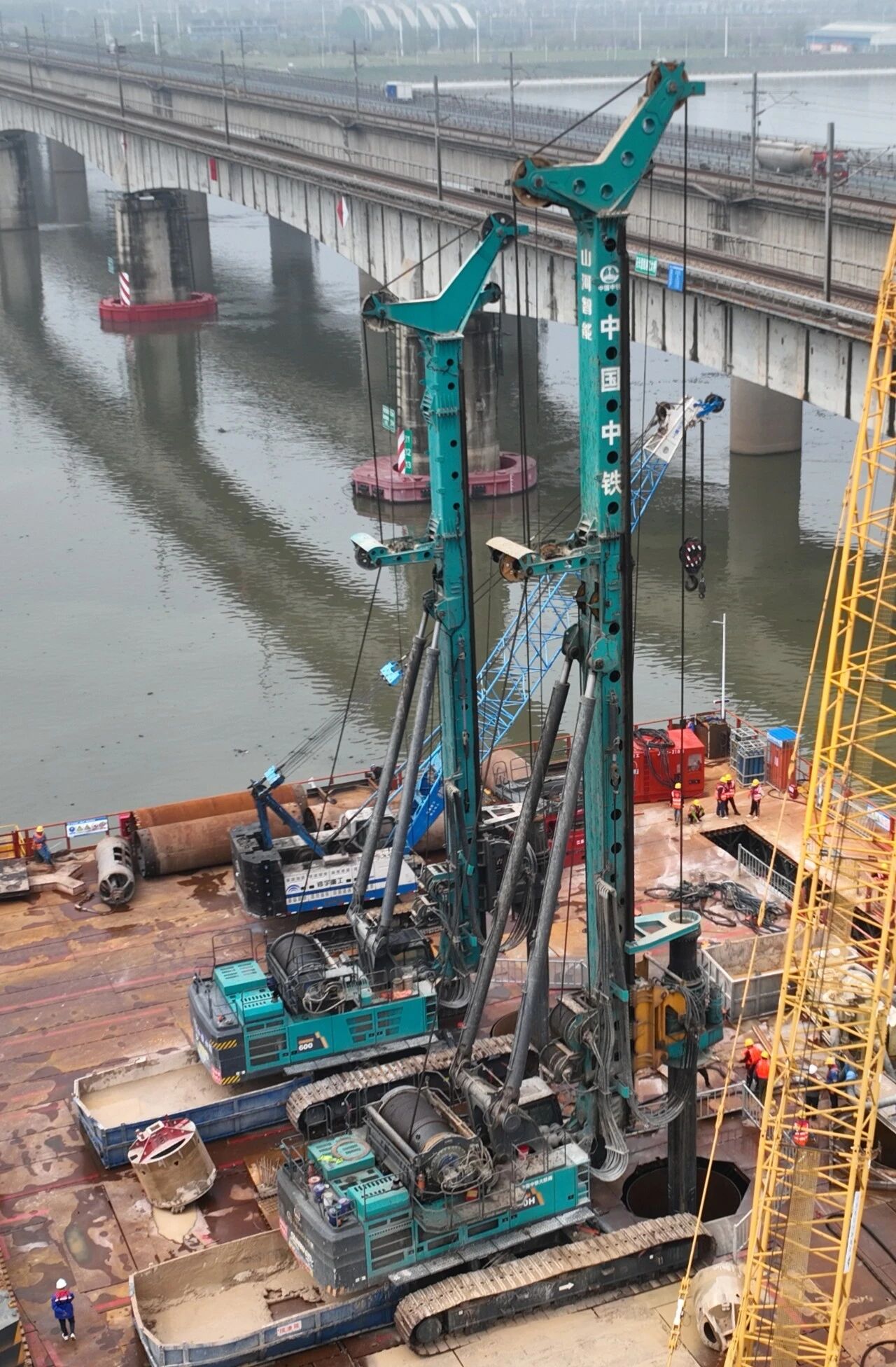 啃下“硬骨頭”！山河智能旋挖鉆機助力長沙湘江鐵路特大橋主墩樁基工程完美收官