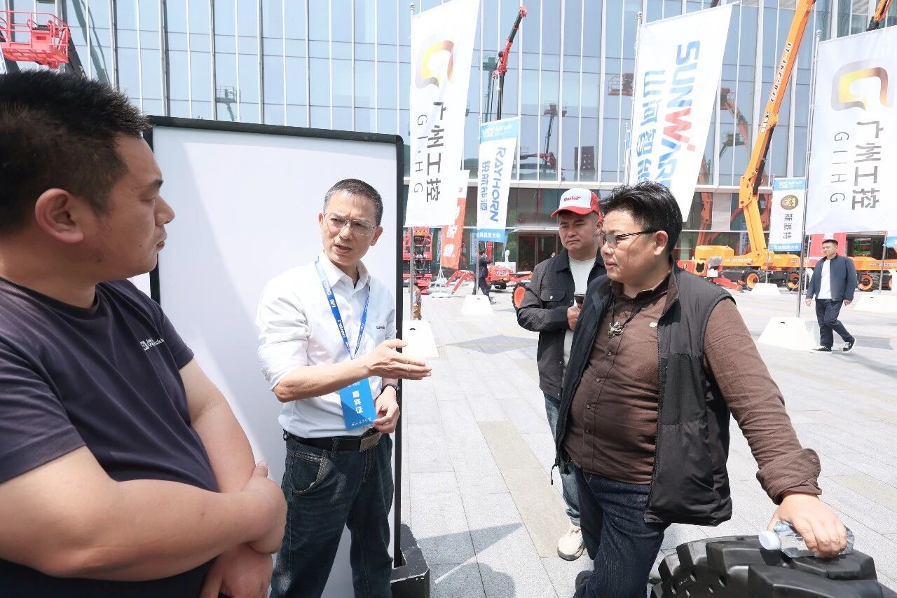 山河智能亮相第十屆全國高空作業平臺租賃大會