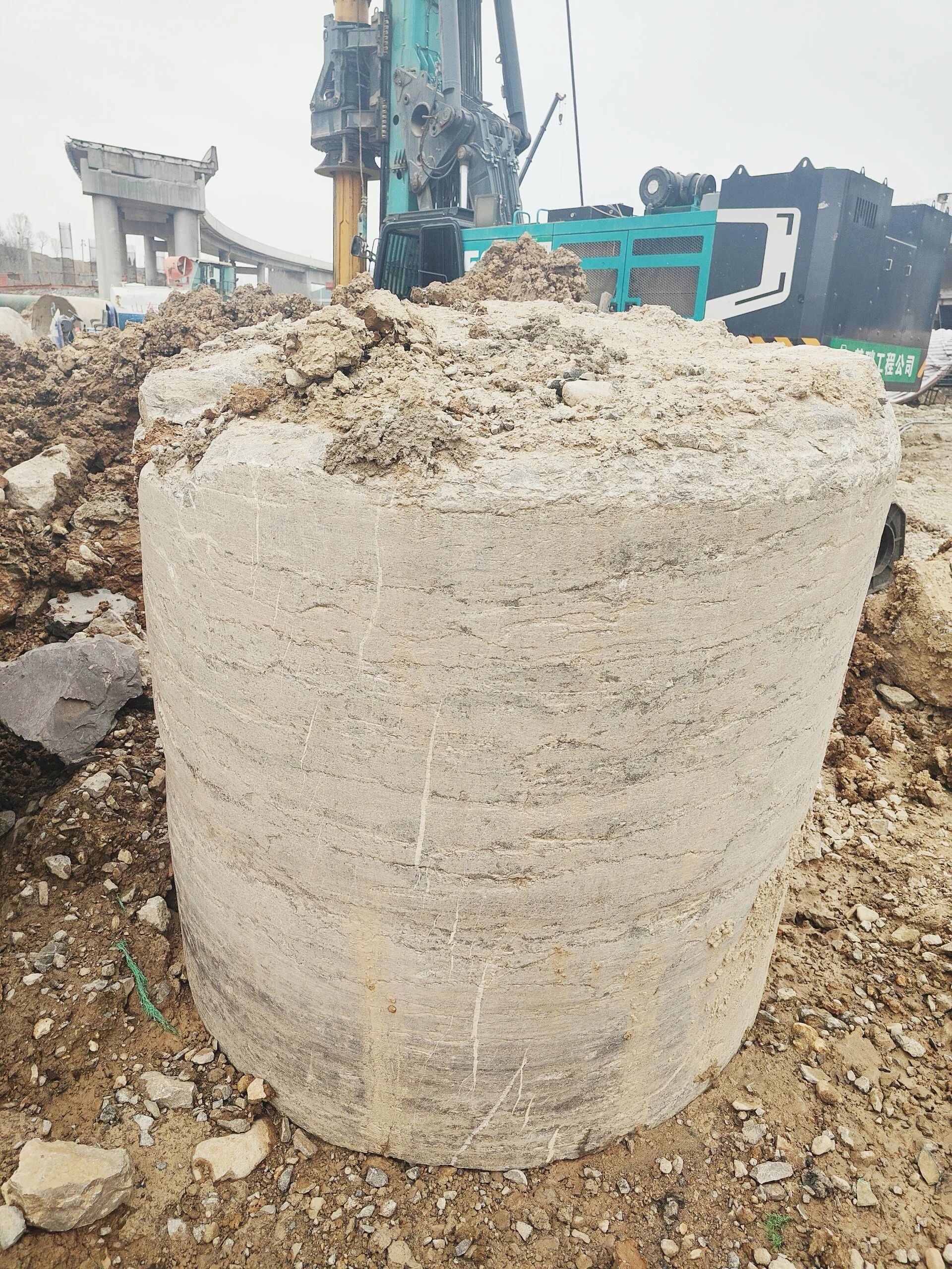 “亮劍”濟南繞城改擴建項目，山河智能增程式電動旋挖鉆機高效入巖受好評