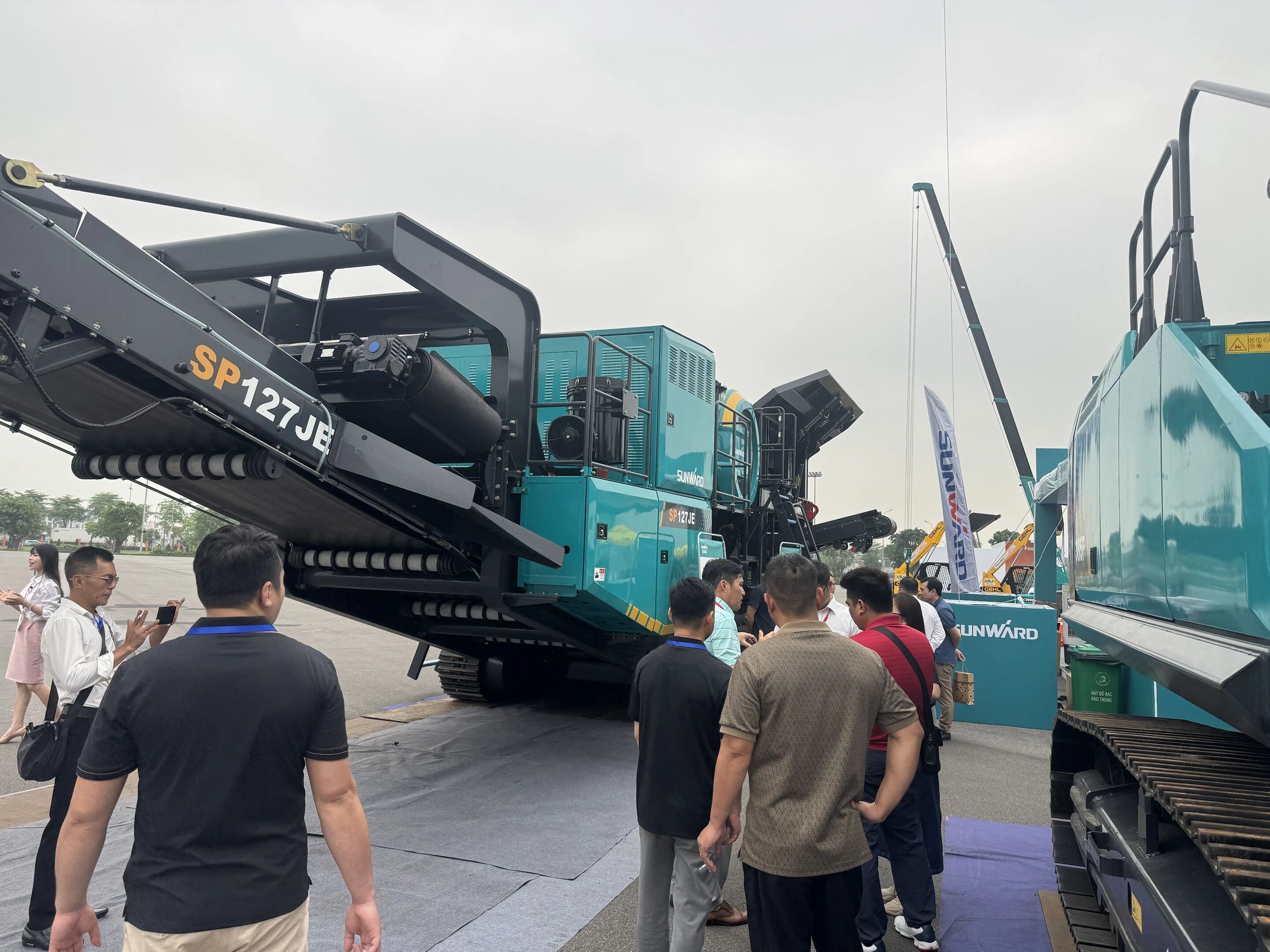 山河智能亮相越南礦業及工程機械展覽會