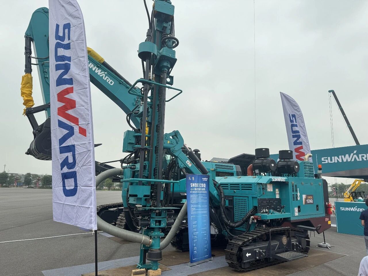 山河智能亮相越南礦業及工程機械展覽會