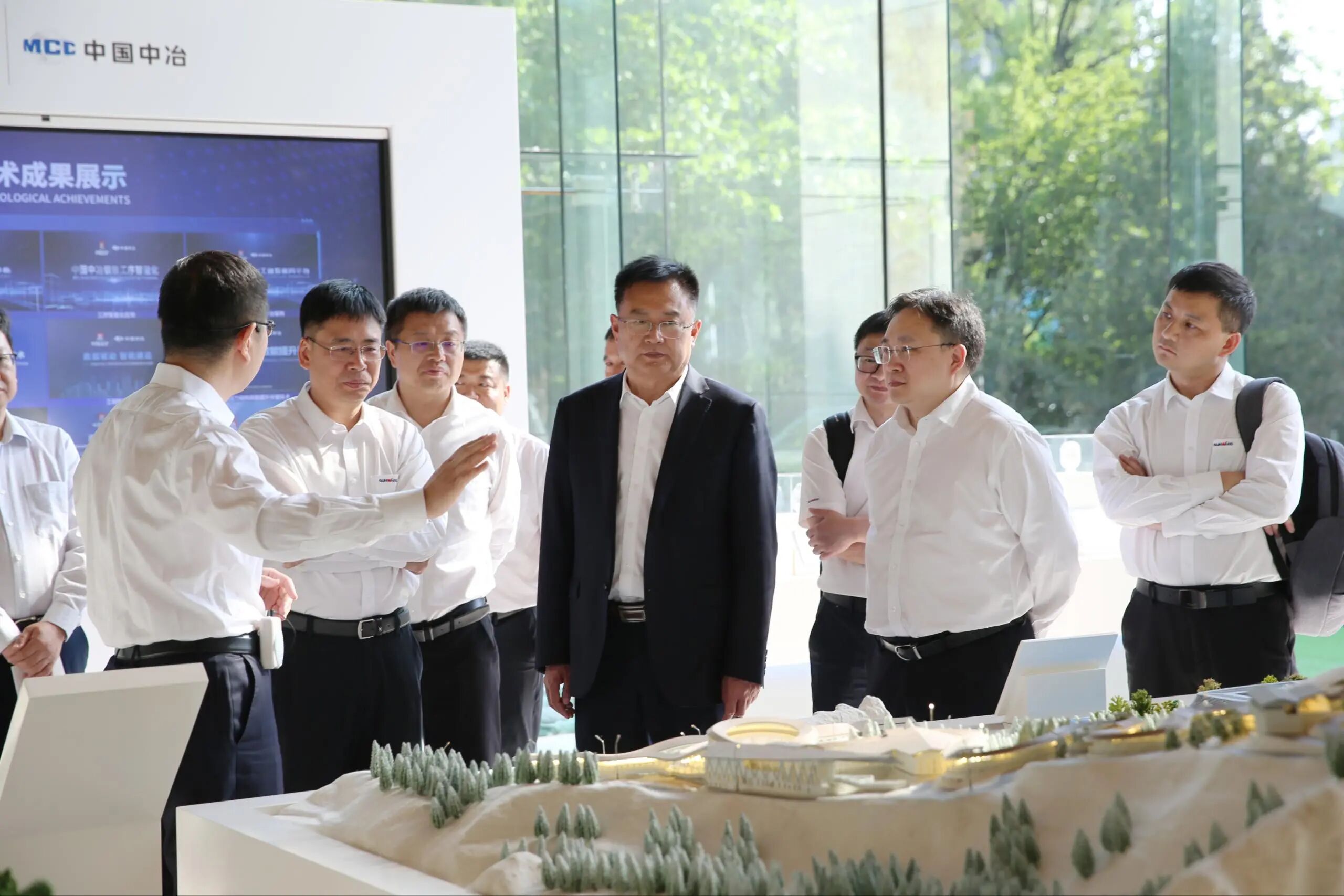 山河智能黨委書記、董事長付向東率隊拜訪中國中冶，推動構建合作共贏新標桿