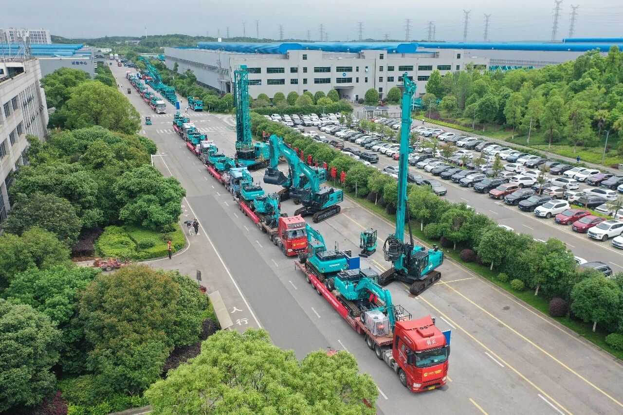 山河智能輪履兩用多功能開帶機(jī)批量交付國家林草系統(tǒng)，助力森林草原生態(tài)防護(hù)