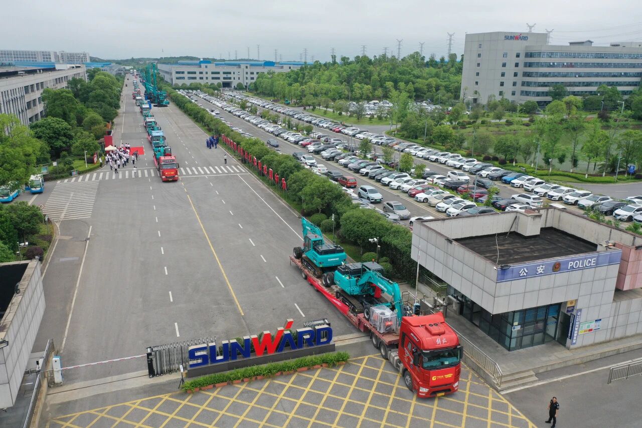 山河智能輪履兩用多功能開帶機(jī)批量交付國家林草系統(tǒng)，助力森林草原生態(tài)防護(hù)