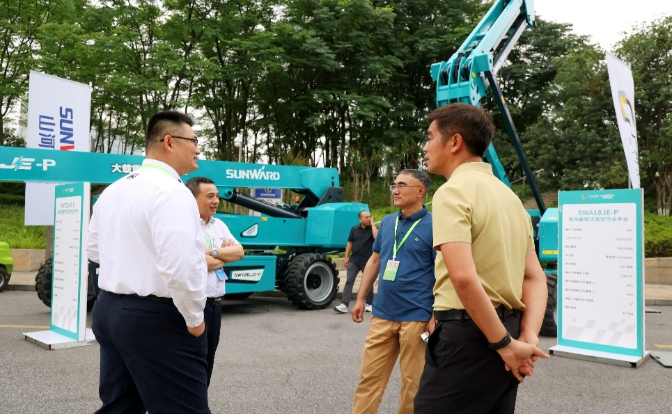 湖南省工程機(jī)械租賃服務(wù)行業(yè)協(xié)會(huì)高機(jī)分會(huì)正式成立